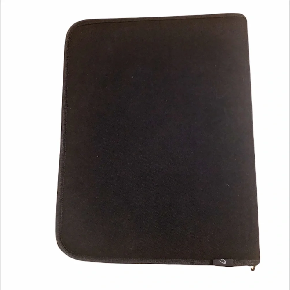 Step Up Black Zipper Binder